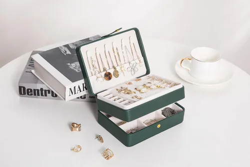 Vista 2 de Cnrouke Organizador de joyas de viaje, pequeño joyero, joyero portátil para niñas y mujeres, organizador de joyas de cuero sintético de doble capa