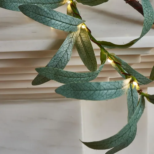 Vista 2 de Hairui Árbol de olivo iluminado para colgar en la pared con temporizador de 3.5 pies, 140 luces LED de color blanco cálido, guirnalda de vid