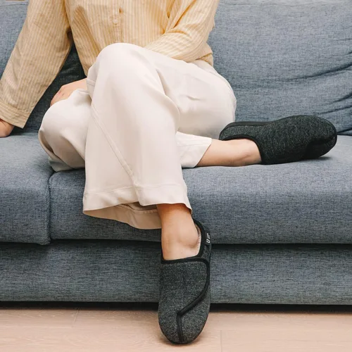 Vista 2 de LongBay Women's Furry Memory Foam Diabetic Slippers Comfy Cozy Arthritis Edema House Shoes