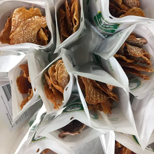 Vista 5 de Lucky Premium Treats Filetes de carne seca de pollo - Golosinas de pollo para perros hechas con pechuga de pollo deshidratada magra en rodajas
