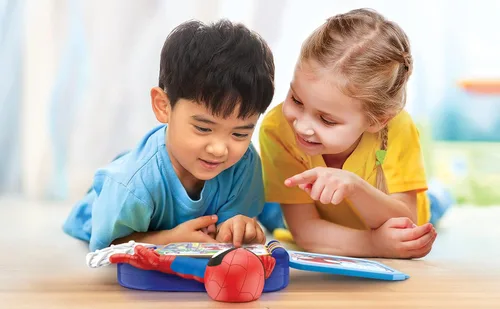Vista 3 de Spidey and His Amazing Friends Book, juguetes para niños pequeños con juegos de aprendizaje preescolar integrados, juguetes educativos para niños