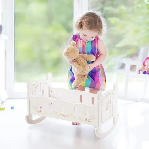Vista 7 de Cuna de Muñecas de Madera ROBOTIME, Cuna de Muñecas con Balancín, Ropa de Cama Reversible para Niñas, Para Muñecas de Hasta 20 Pulgadas (Blanco)