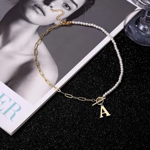 Vista 5 de Collar de perlas con inicial de oro para mujer, chapado en oro de 14 quilates, collar de cadena de eslabones con clip, collar con cierre de palanca