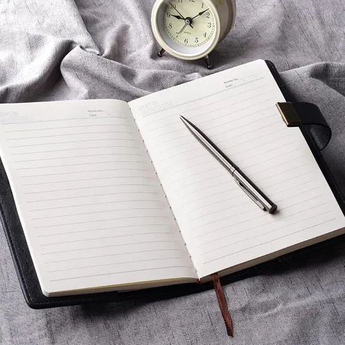 Vista 7 de WEMATE Diario con Cerradura, Diario A5 de Cuero PU con Cerradura 240 Páginas, Diario de Cerraduras Vintage, Cuaderno de Contraseña con Bolígrafo