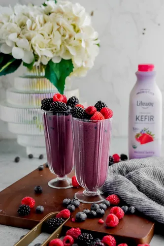 Vista 3 de Lifeway Leche entera orgánica Kefir, 10g de proteína, bayas mixtas, 32 fl oz