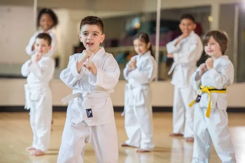 Vista 2 de Hawk Sports Karate Uniform for Kids & Adults Lightweight Student Karate Gi Martial Arts Uniform with Belt