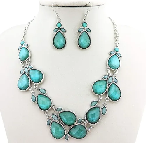 Vista 3 de Firstmeet - Conjunto de collar de resina brillante con aretes