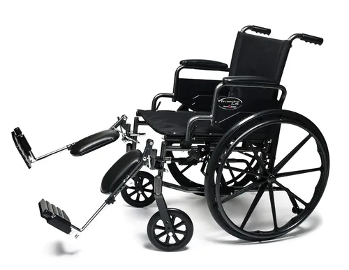 Vista 2 de Everest & Jennings Traveler L4 Silla de ruedas ligera – Nuestra silla de ruedas manual más ligera para adultos – Asiento de 16 x 16 pulgadas