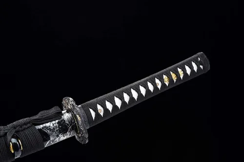 Vista 6 de Espada Samurai tradicional ultra afilada, hecha a mano con características de acero al carbono 1060, acero plegado de Damasco, acero T10 y acero