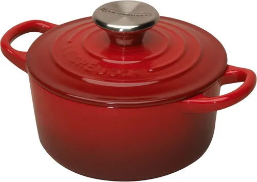 Vista 4 de Le Creuset Mini Cocotte de Hierro Fundido Esmaltado con Tapa, 1/3 qt., Licorice