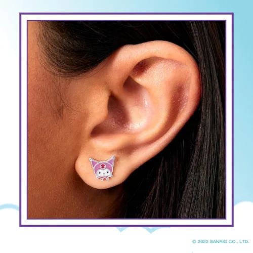 Vista 2 de Sanrio - Aretes Kuromi de Hello Kitty and Friends para mujer, chapados en plata y esmaltados, con licencia oficial, Latón, No es una piedra preciosa