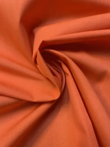 Vista 2 de The Yard - Tela de tela de poliéster y algodón de 58 pulgadas de ancho - Mezcla de poliéster y algodón ligera y duradera para coser, ideal para ropa