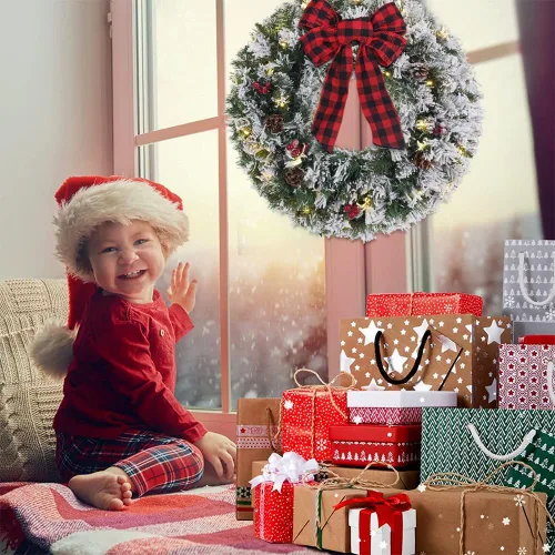 Vista 2 de DECSPAS - Coronas de Navidad para puerta delantera, 24 pulgadas, 2 pies, preiluminada, nevada, flocada, con temporizador, 30 luces LED, arco
