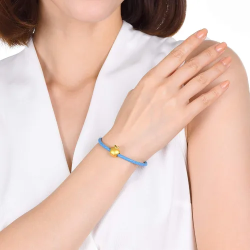 Vista 3 de CHOW SANG SANG 85391C - Pulsera de oro sólido de 24 quilates con dije de manzana para mujer
