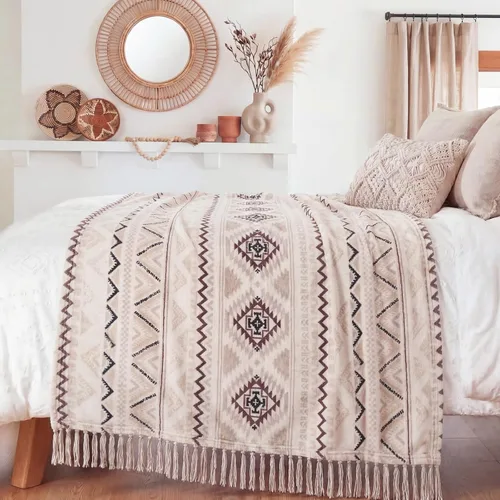 Vista 6 de CASAAGUSTO Manta Boho - Mantas Decorativas Beige y Gris con Borla, Manta Bohemia de Franela Estampada para Silla, Cama, Sofá, Sillón