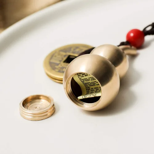 Vista 5 de Monedas de Feng Shui con llavero de latón Calabash Wu Lou para viajes de longevidad, con seguridad, riqueza, porsperidad, éxito y buena suerte