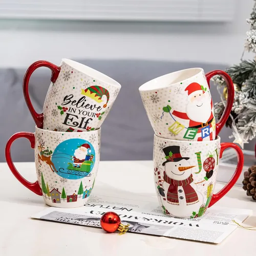 Vista 4 de Topadorn Juego de 4 Tazas Navideñas, Tazas de Café Festivas con Asa, Tazas de Café de Cerámica de 18 oz - Regalo para Familia y Amigos, Ideal