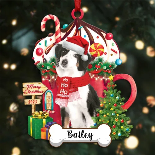 Vista 101 de Akita1 - Adorno personalizado para perro, adorno de perro con nombre personalizado, plano impreso en 2D, acrílico colgante, Papá Noel y perro
