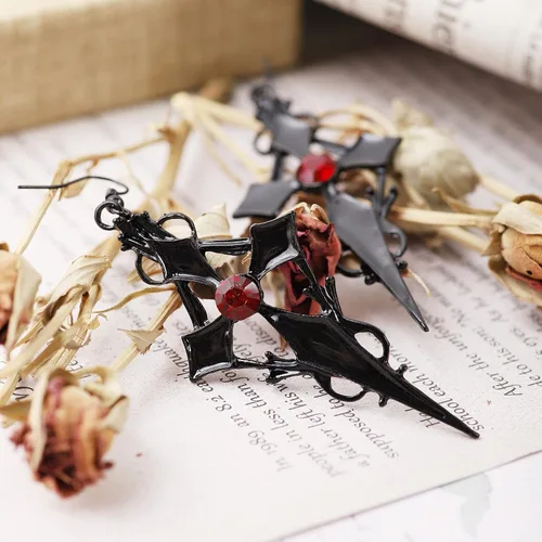 Vista 6 de Sacina Aretes de cruz gótica, aretes de cruz negra para mujer, aretes góticos, aretes góticos, aretes de Halloween, joyería de disfraces, regalo