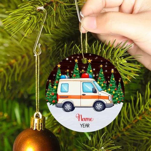 Vista 4 de Adorno de Navidad de ambulancia 2023, adorno de ambulancia personalizado con nombre y año, adorno paramédico personalizado, decoración colgante
