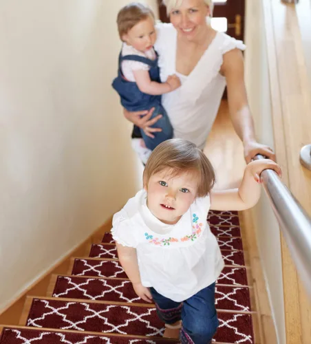 Vista 2 de SussexHome - Tiras para escaleras de escalera, 100 % polipropileno, para escaleras interiores, fáciles de instalar, con doble cinta adhesiva
