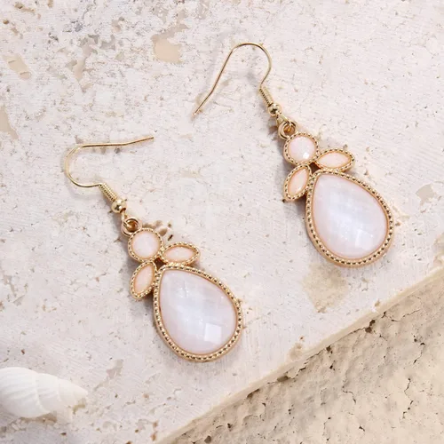Vista 4 de Firstmeet - Conjunto de collar de resina brillante con aretes