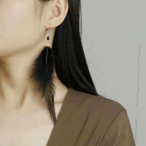 Vista 2 de RUOFFETA Aretes largos de plumas para mujer, aretes bohemios bohemios, multicolor, aretes de plumas hechos a mano para mujer