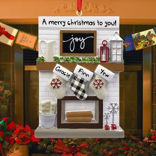 Vista 4 de Adornos de Navidad personalizados 2025, repisa de chimenea, familia de 2/3/4/5/6 nombres de miembros de la familia Joy para decoraciones de árbol