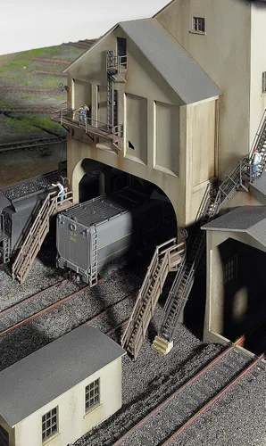 Vista 2 de Walthers Cornerstone Serie Kit Escala HO Modern Coaling Tower Gris, 8