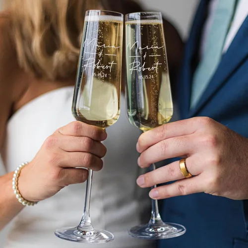 Vista 5 de Copas de champán de boda personalizadas, juego de 2, copas de brindis Mr & Mrs para novia y novio, nombre y fecha grabados, regalos personalizados