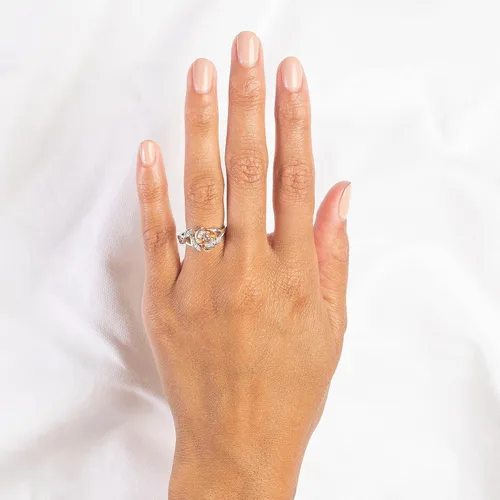 Vista 3 de Disney Enchanted Belle's Rose Diamond Fashion Ring 120ctw - Talla 7.5, Plata Esterlina, no conocido