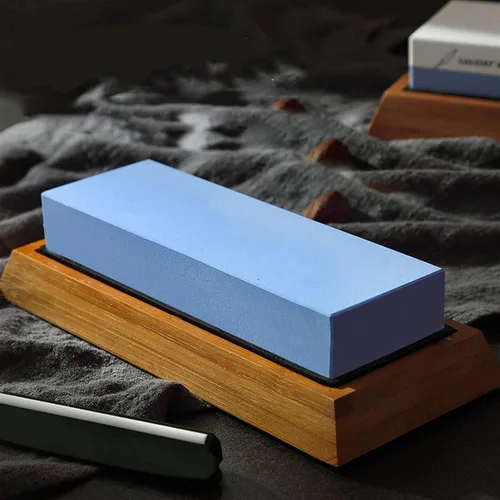 Vista 4 de Piedra japonesa para afilar cuchillos con alfombrilla de goma antideslizante para afilar cuchillos de cocina, piedra de afilar fina pulido espejo