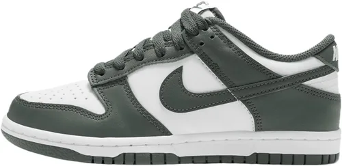 Vista 742 de Nike Kid's Dunk Low Sneaker