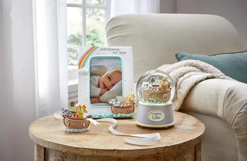 Vista 8 de Precious Moments Globo de nieve de resina musical con diseño de arca de Noé con amor