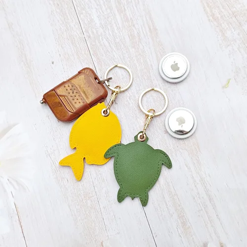 Vista 47 de CATCH ON Paquete de 2 fundas de cuero para Airtag para llavero, bonitos accesorios Kawaii adecuados para Airtag