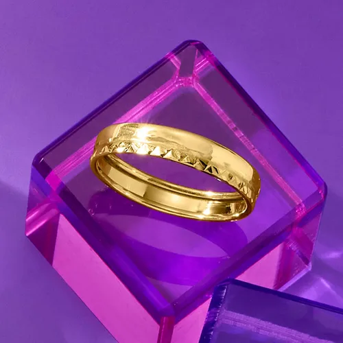 Vista 7 de Ross-Simons Anillo italiano de oro amarillo de 14 quilates con corte diamante y pulido