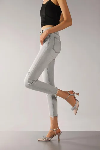 Vista 3 de Susanny - Zapatos de tacón bajo con strass para mujer, con punta puntiaguda, de tacón kitten, con cierre, ajustables, con correa, para vestido