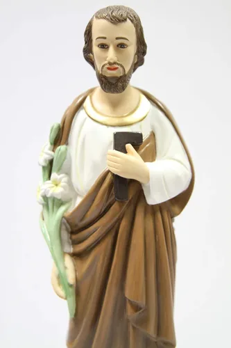 Vista 2 de Vittoria Collection Figura de escultura italiana de San José del Trabajador de 16 pulgadas, fabricada en Italia para interiores y exteriores