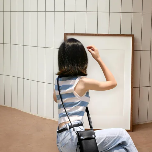 Vista 2 de Bolsos cruzados pequeños para mujer con 2 correas para teléfono celular