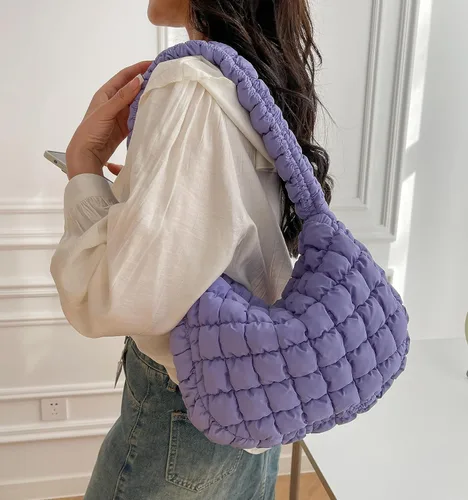 Vista 8 de Bolsa acolchada para mujer, bolsa acolchada ligera, bolsa de hombro, bolsa de hobo, bolsa de nube con cremallera 2023