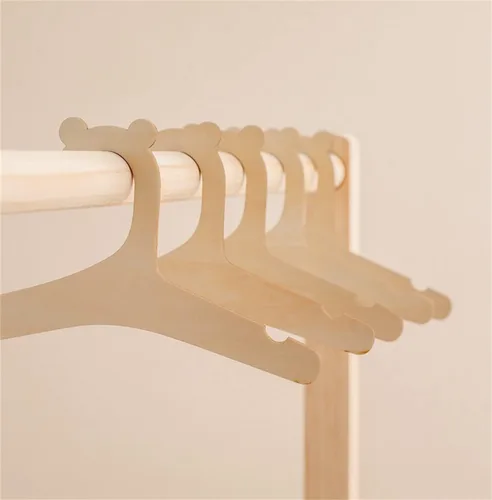 Vista 4 de Percha de madera ecológica para recién nacidos, para ropa de bebé, ganchos de madera para colgar ropa, juego de 20 piezas (9 pulgadas)