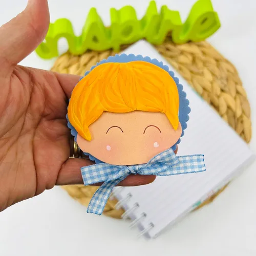 Vista 2 de Adorno hecho a mano para lápiz, adorno para bolígrafo, para niños y amantes de la escritura, aplique en goma eva. adorable adorno de niño