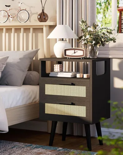 Vista 2 de YMYNY Mesita de noche con 2 cajones, mesa auxiliar bohemia, ratán decorado a mano, estante abierto con diseño arqueado, patas de madera maciza, Negro