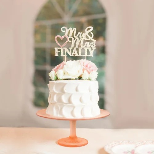 Vista 4 de Finally Mr & Mrs - Decoración de pastel de diamantes de imitación de boda dorada y rosa, perfecta para despedidas de soltera, compromiso, bodas