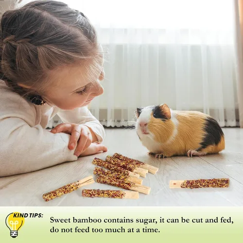 Vista 7 de Abizoo Juguetes masticables naturales para conejos, 10 palitos de bambú dulces para conejos, cobayas, chinchillas y hámsters, aperitivos de madera