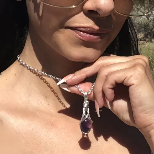 Vista 18 de Colgante de cristal de cuarzo rosa de 14 quilates, calidad AAA relleno de oro, varita de corazón, reiki Energy Romance, con elegante caja de regalo