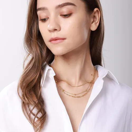Vista 2 de VAttract Gargantilla en capas para mujer, monedacírculoperlacorazón chapado en oro de 18 quilates, collar de cadena de serpiente, collar de capas