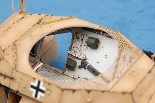 Vista 2 de Hobby Boss Sd.Kfz.222 Leichter Panzerspahwagen Kit de construcción de modelos de vehículo de 0.8 in