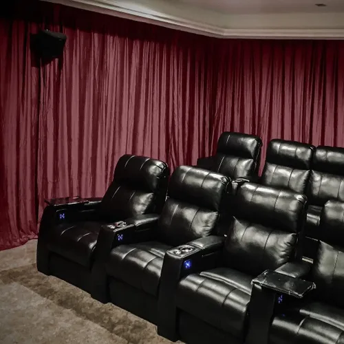 Vista 9 de ChadMade Cortina blackout de terciopelo para cine en casa, panel plisado de 84 pulgadas de ancho x 96 pulgadas de largo (1 panel), para auditorio