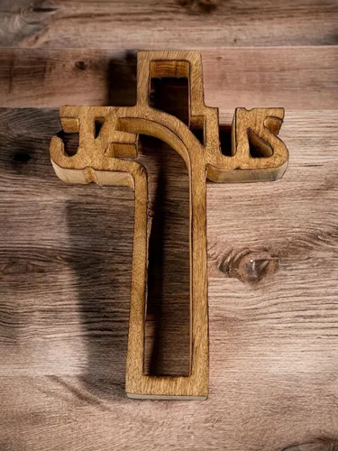 Vista 2 de Crucifijo de pared de madera hecho a mano con tallas a mano, cruz para regalos de bautismo, adorno colgante para decoración de pared e iglesia
